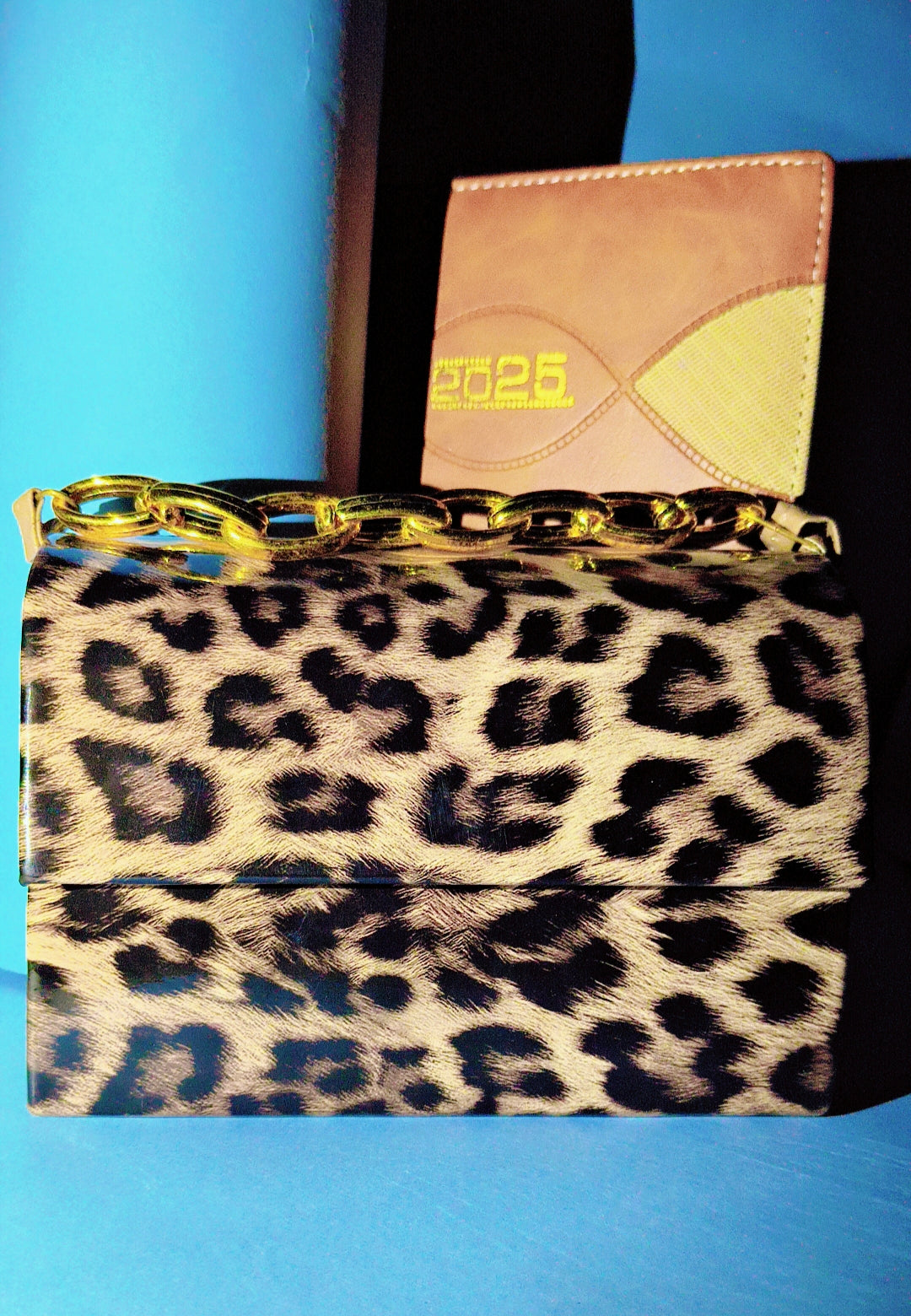 Wild Chic Tiger Print Purse with Golden Chain – SBS Luxe Edition