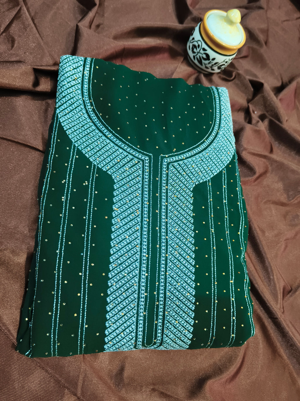 ✨ GREEN Aura Elegance ✨