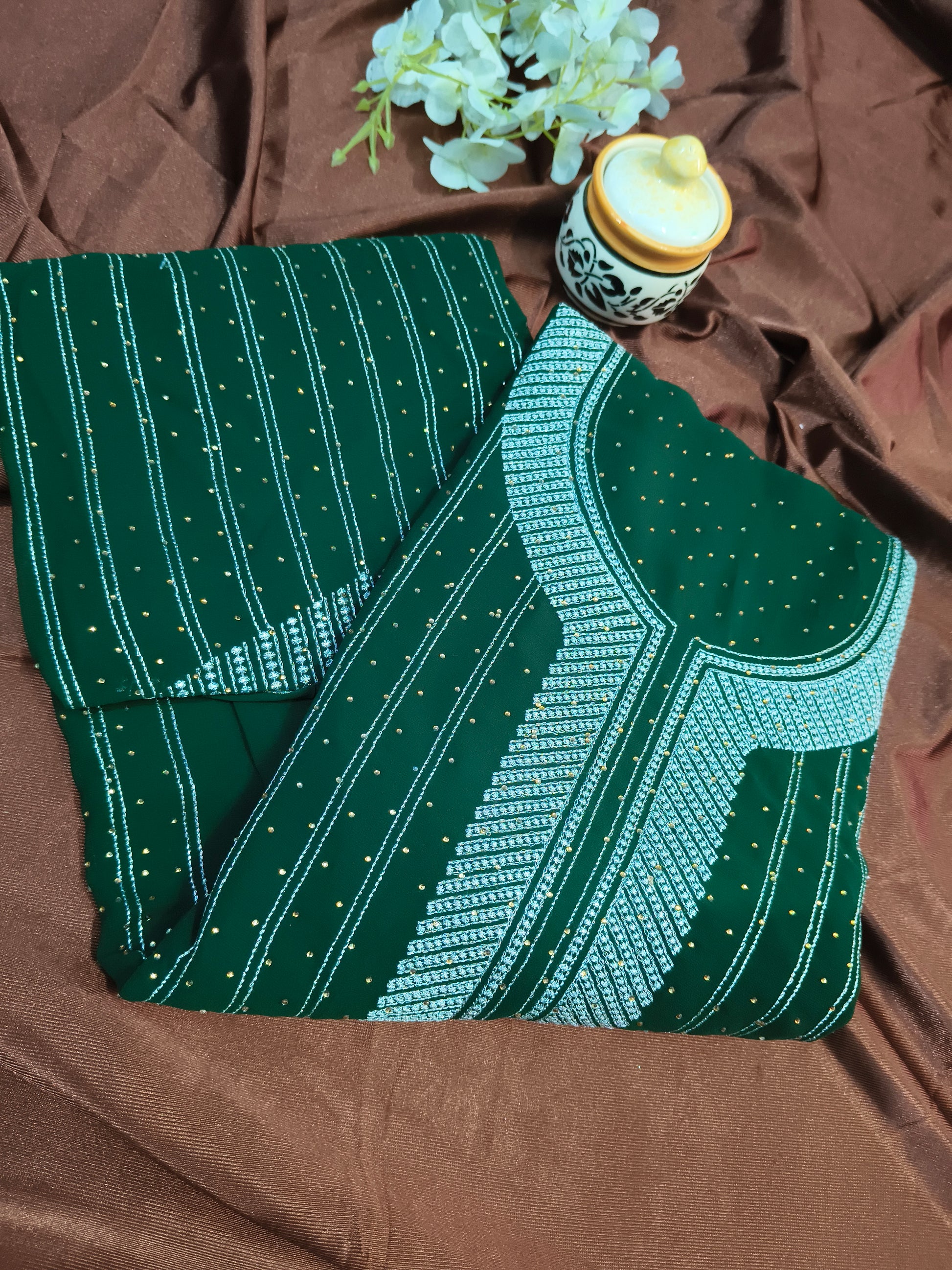 ✨ GREEN Aura Elegance ✨