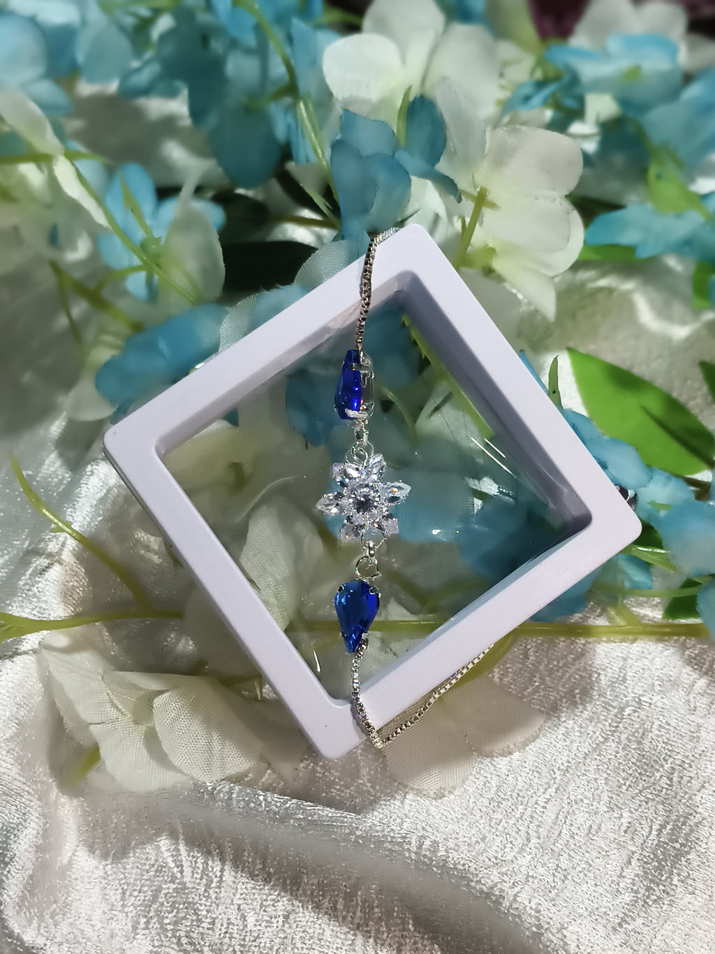 💎 Blue Sapphire Floral Adjustable Bracelet