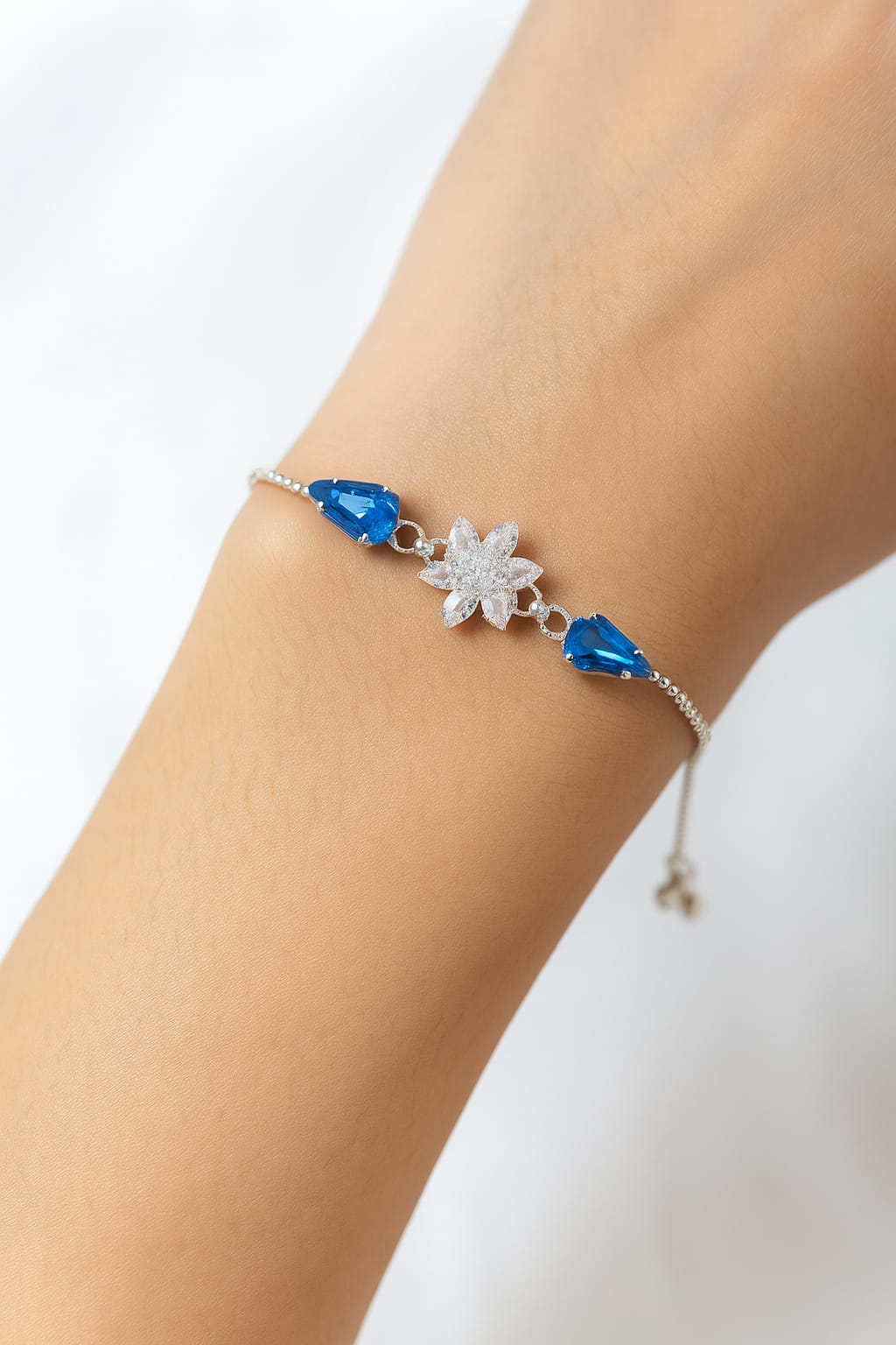 💎 Blue Sapphire Floral Adjustable Bracelet